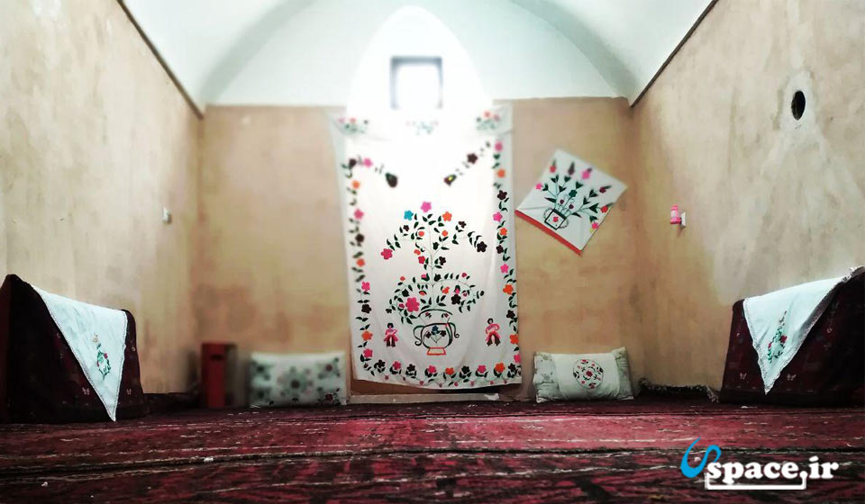 نمایی از اتاق سنتی و زیبای اقامتگاه بوم گردی فانوس کویر-شاهرود - روستای رضاآباد